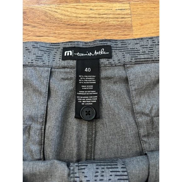 Travis Mathew Mens Performance Shorts‎ Size 40 Palm Leaf Golf Stretch Gray Black - Picture 4 of 7